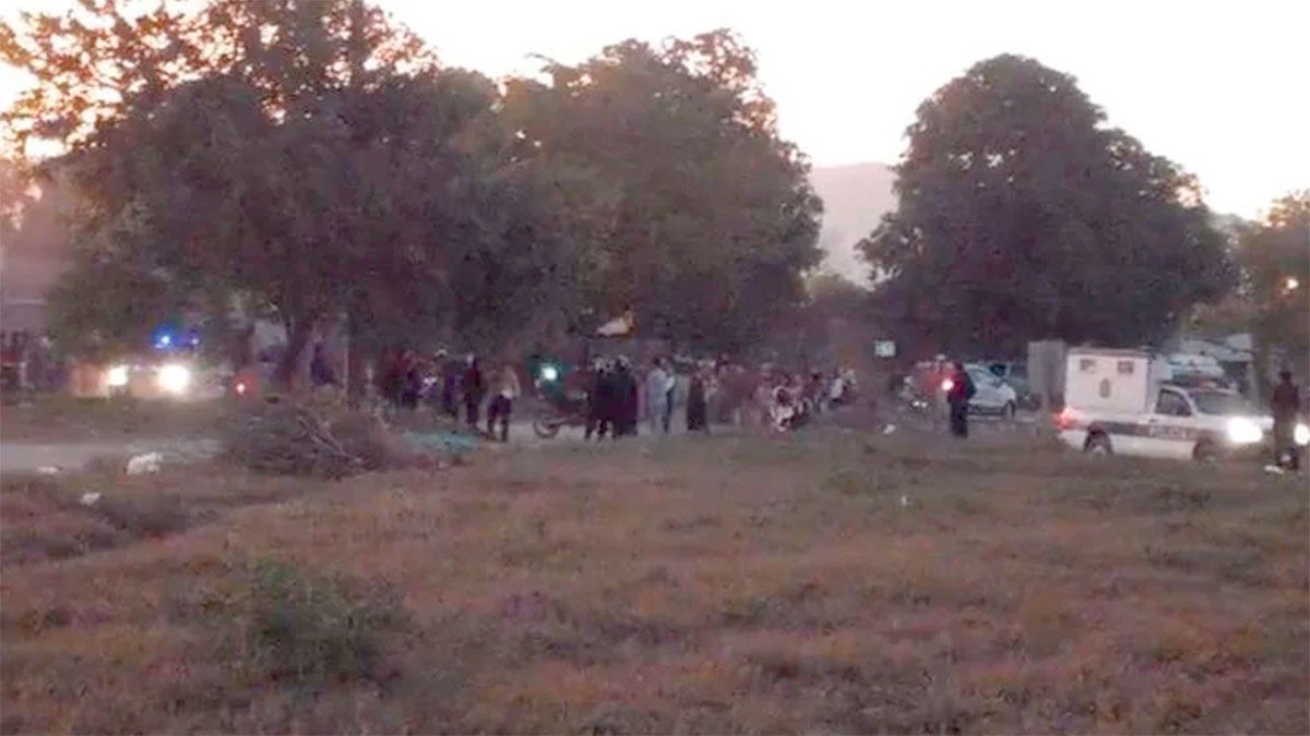 El fuerte impacto causó la muerte inmediata del menor.