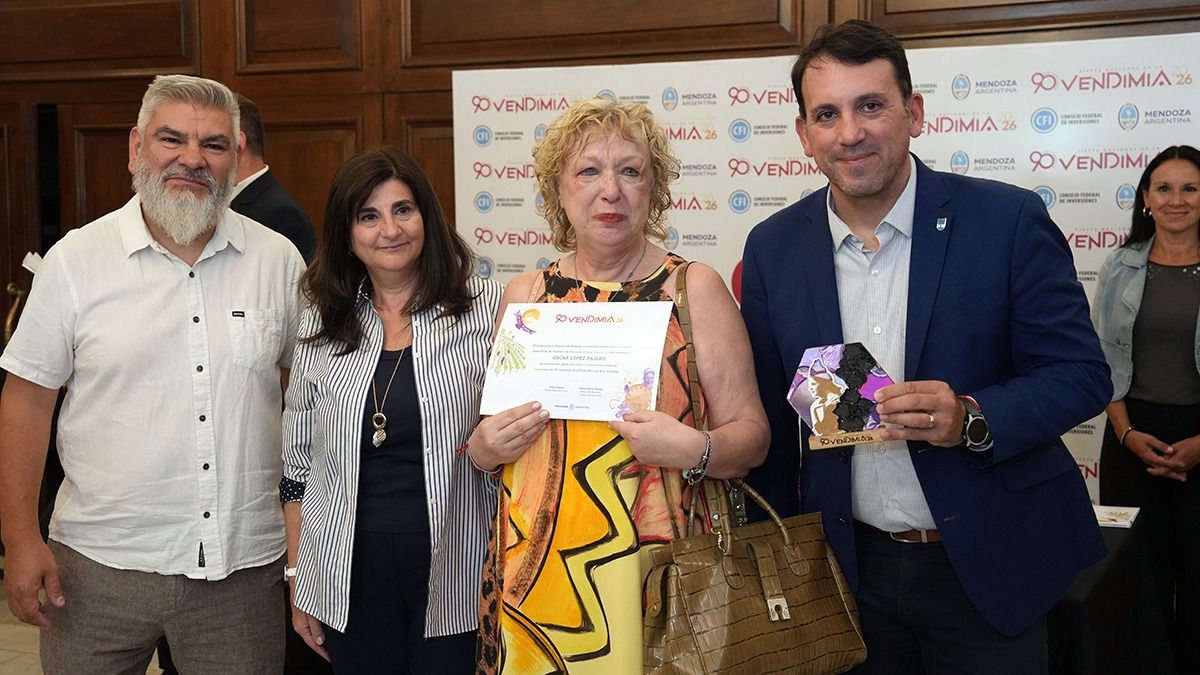 Diego Gareca, Gabriela Testa, Dorita Marasco (productora de radio y TV) y Tadeo García Zalazar. Diego Gareca, Gabriela Testa, Dorita Marasco (productora de radio y TV) y Tadeo García Zalazar.