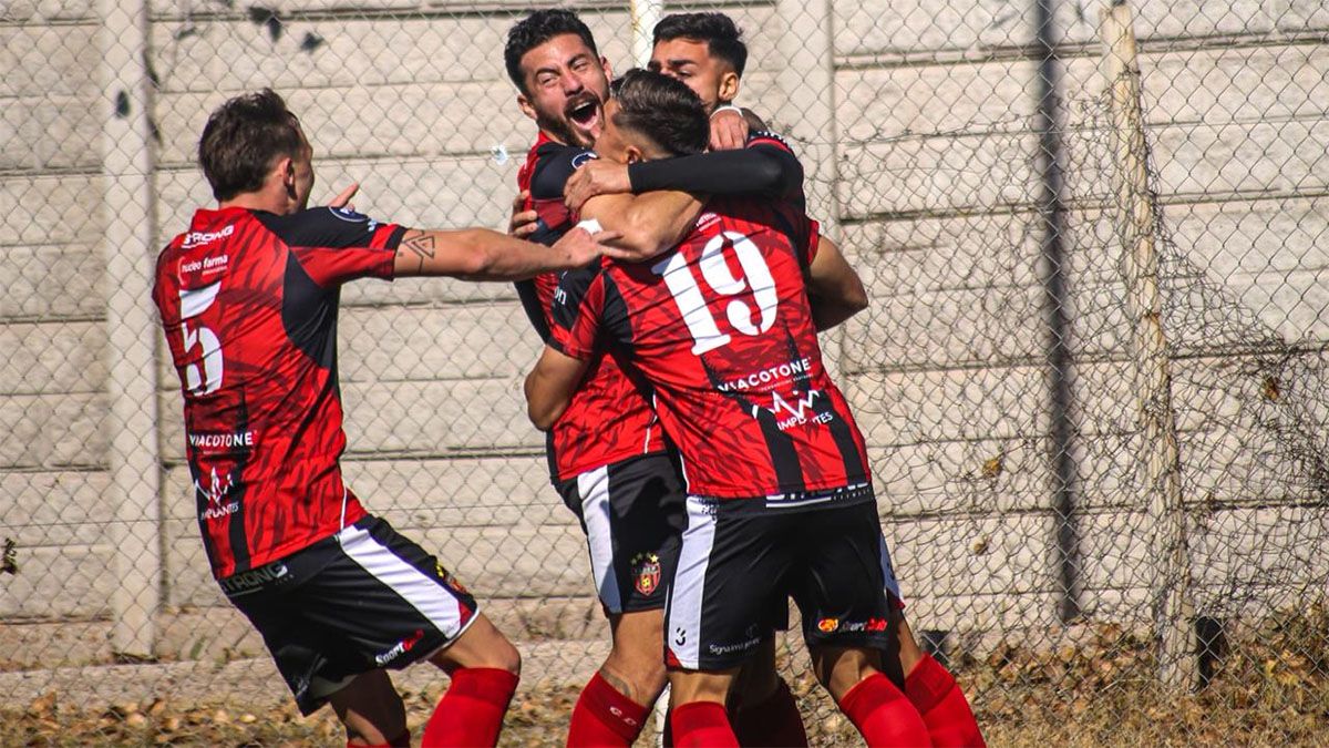 FADEP venció a Huracán Las Heras en Russell.
