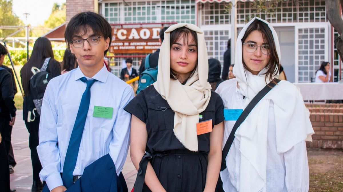 Más de 150 estudiantes debaten en base al modelo de las Naciones Unidas en la UNCuyo