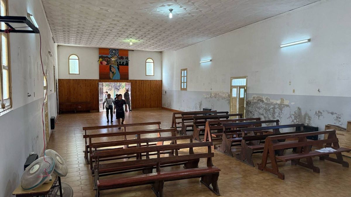 Así se encontraba la parroquia antes de los trabajos, con varios deterioros. Así se encontraba la parroquia antes de los trabajos, con varios deterioros.