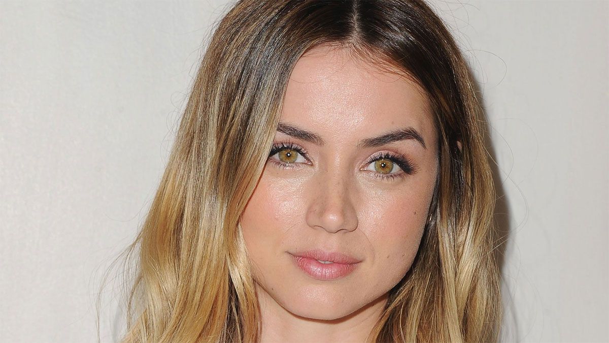 La actriz Ana de Armas interpreta a Joi en la película de Netflix.