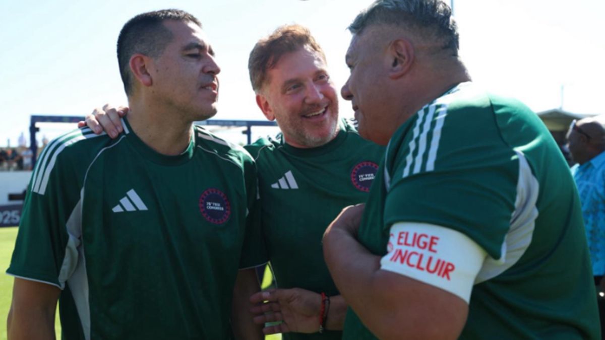 Román con Domínguez  y Tapia.