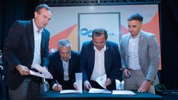 El acuerdo fue rubricado por el vicerrector de la UNCuyo, Gabriel Fidel; el gobernador Alfredo Cornejo; el presidente de la Asociación de Industriales Metalúrgicos de Mendoza (Asinmet), Fabián Solís, y el intendente de Guaymallén, Marcos Calvente. El acuerdo fue rubricado por el vicerrector de la UNCuyo, Gabriel Fidel; el gobernador Alfredo Cornejo; el presidente de la Asociación de Industriales Metalúrgicos de Mendoza (Asinmet), Fabián Solís, y el intendente de Guaymallén, Marcos Calvente.