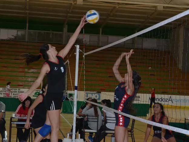 Regatas arrasó en el torneo que se desarrolló en San Martín