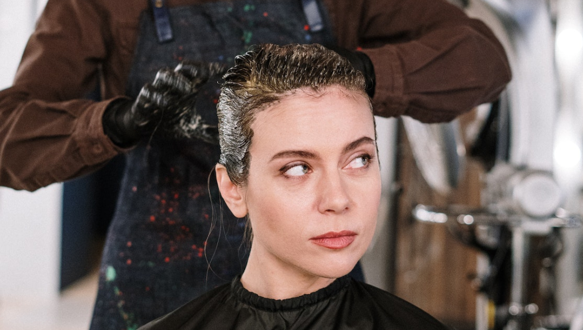 Extiende la duración de tu tintura con este truco de belleza