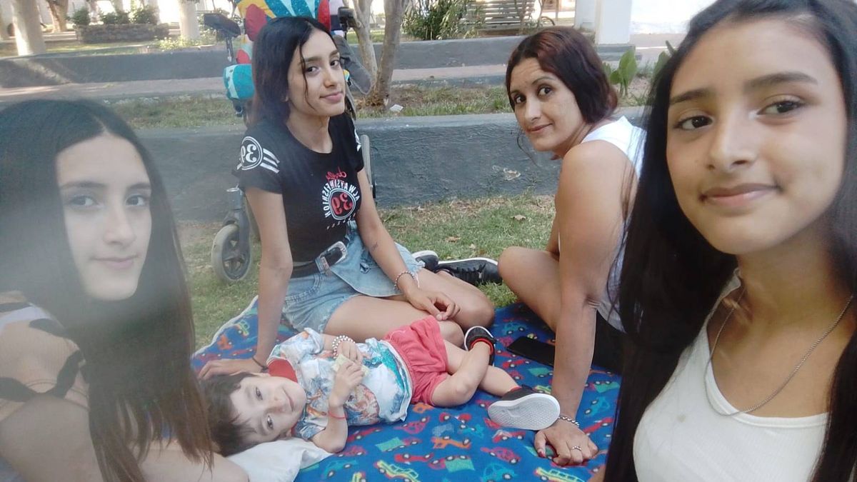 Así crece Esteban: rodeado de amor de toda una familia que está pendiente de él. Así crece Esteban: rodeado de amor de toda una familia que está pendiente de él.