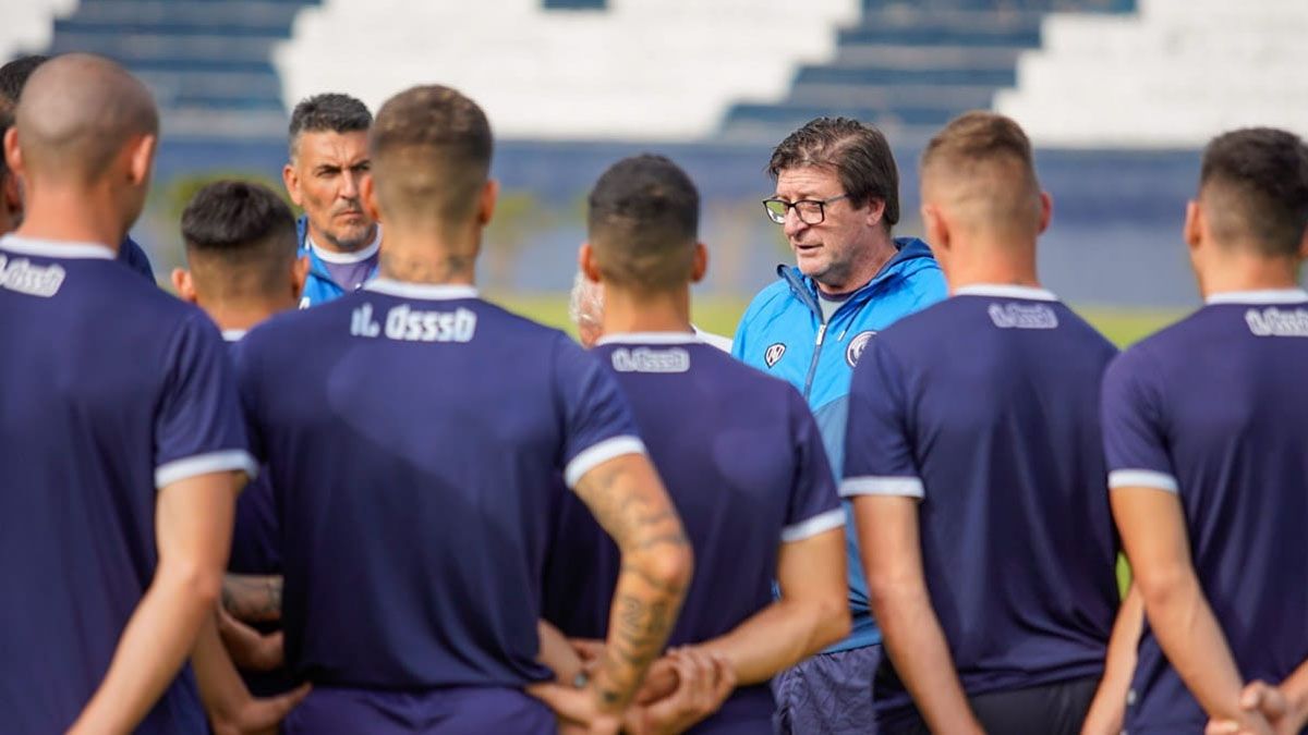 Alfredo Berti asumió como el nuevo entrenador de Independiente Rivadavia.