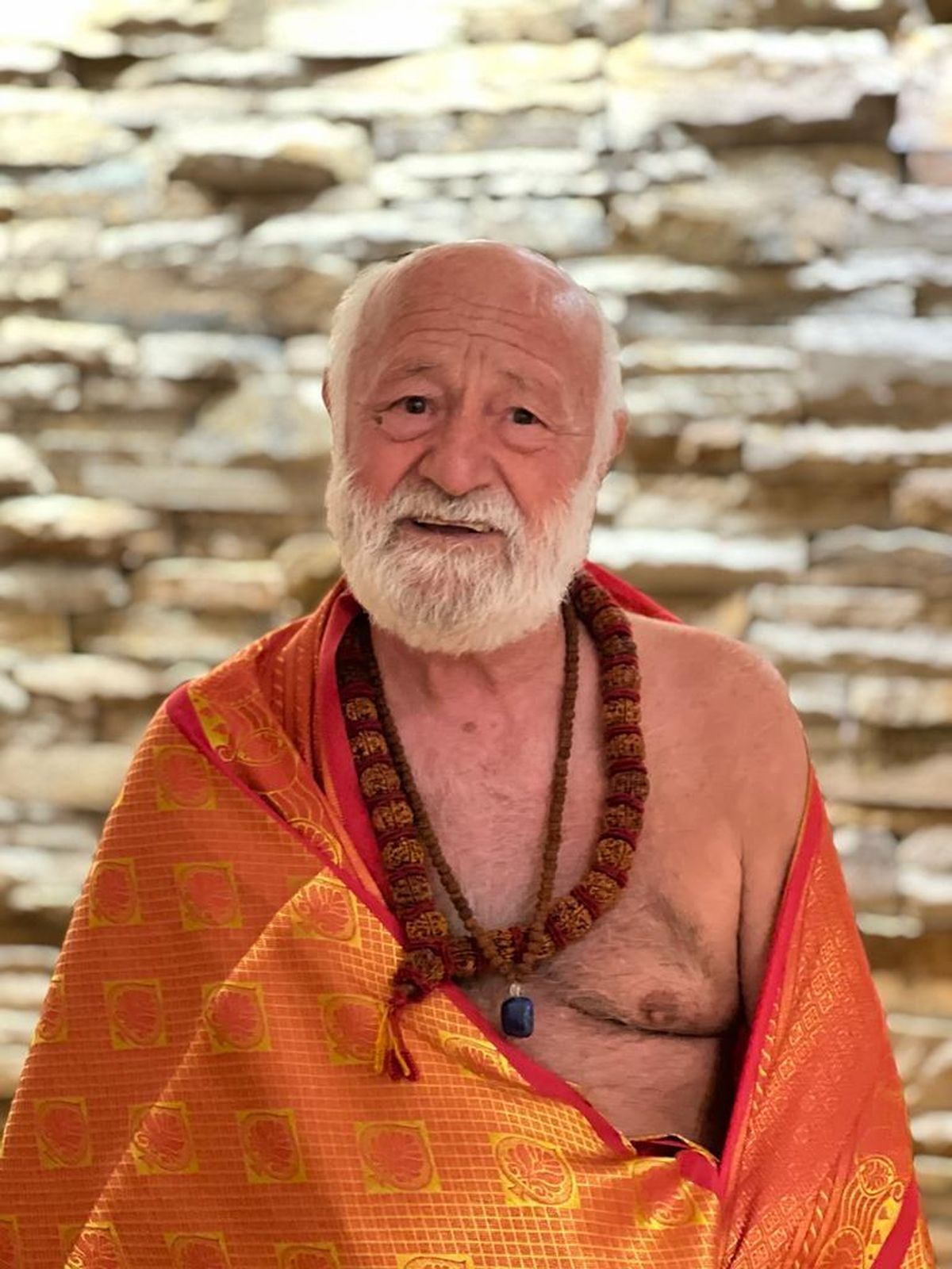 Atilio Spinello, un hombre que combina el arte con la búsqueda espiritual. Atilio Spinello, un hombre que combina el arte con la búsqueda espiritual.