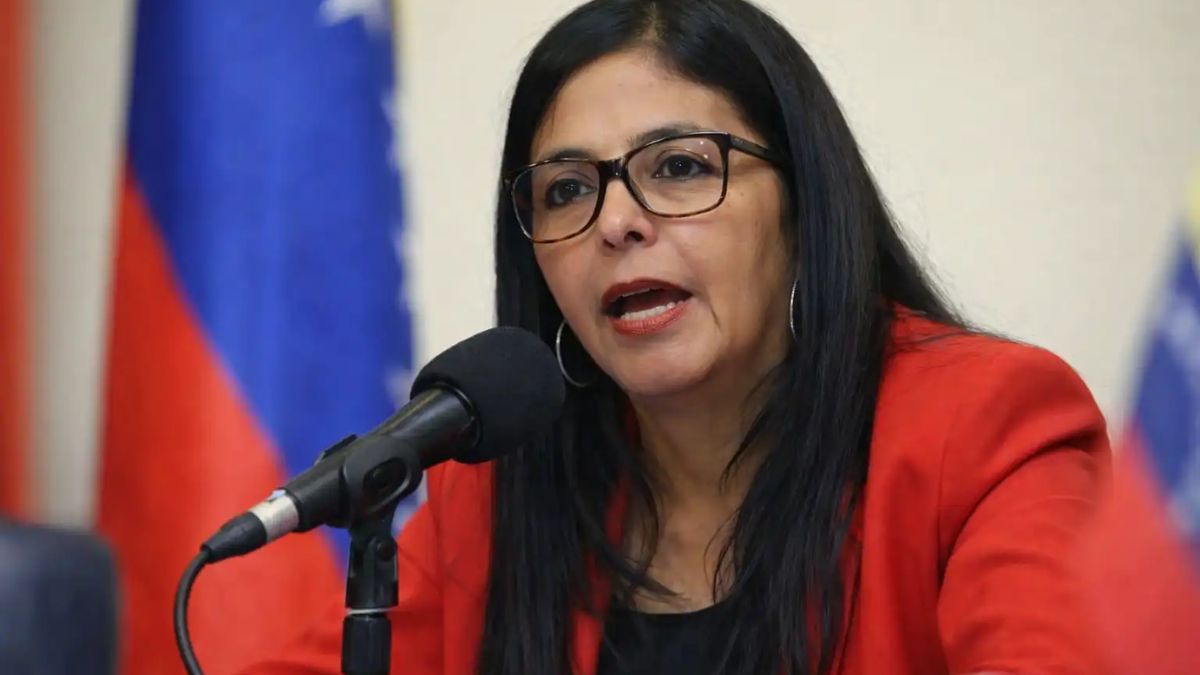 Delcy Rodríguez es quien reemplaza a Nicolás Maduro en Venezuela. Donald Trump negociará con ella. Delcy Rodríguez es quien reemplaza a Nicolás Maduro en Venezuela. Donald Trump negociará con ella.