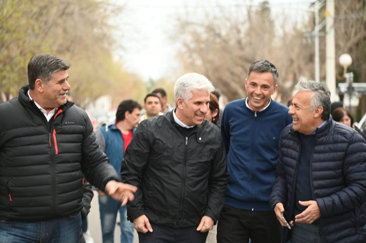 Ramiro Blanco en campaña con Mario Abed, vicegobernador; Claudio Poggi, gobernador electo de San Luis y Alfredo Cornejo. Ramiro Blanco en campaña con Mario Abed, vicegobernador; Claudio Poggi, gobernador electo de San Luis y Alfredo Cornejo.