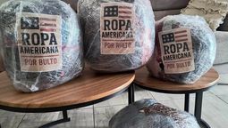 Algunos de los fardos de ropa usada que se venden en Mendoza.&nbsp;