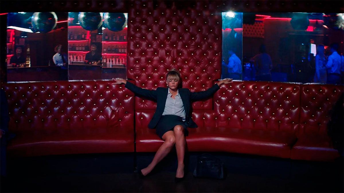 Cassie está dispuesta a vengarse de los hombres que no respetan a las mujeres. Cassie está dispuesta a vengarse de los hombres que no respetan a las mujeres.