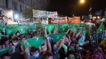 Más de 1.500 personalidades respaldaron el proyecto del aborto legal