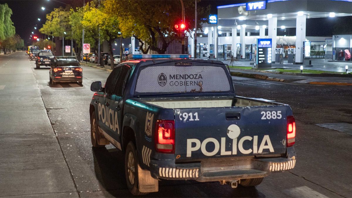 La Policía concretó dos persecuciones en una noche con detenidos por drogas en Las Heras.