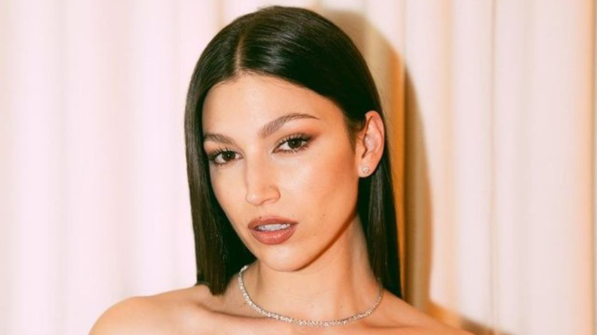 Úrsula Corberó pasó por diversos cambios de looks a lo largo de los años, sin embargo, su color definitivo es el castaño. Úrsula Corberó pasó por diversos cambios de looks a lo largo de los años, sin embargo, su color definitivo es el castaño.