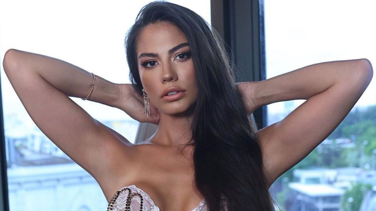 La actriz Demet Özdemir interpreta a Asli en la película de Netflix.