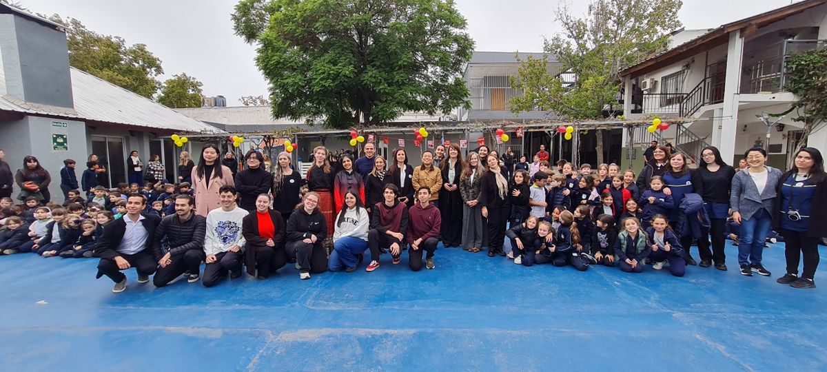 El Colegio Congreso, a través de su Instituto Confucio, organizó una jornada especial para conmemorar esta fecha, promoviendo el idioma y la cultura china en la comunidad educativa.