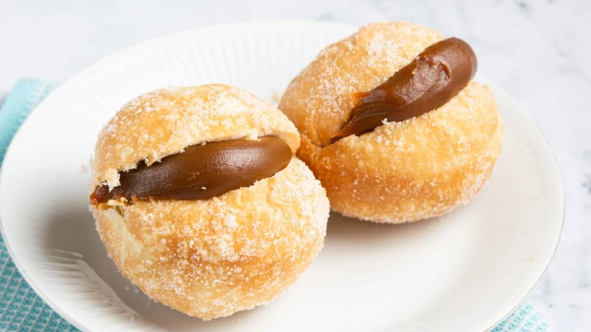 Recetas: bolas de fraile con masa suave y dulce de leche. Foto: gentileza cucinare.tv.