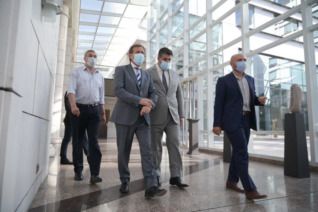 El gobernador Rodolfo Suarez, no escondió su fastidio con el rechazo de la oposición al roll over que pidió para refinanciar la deuda de la provincia.&nbsp;