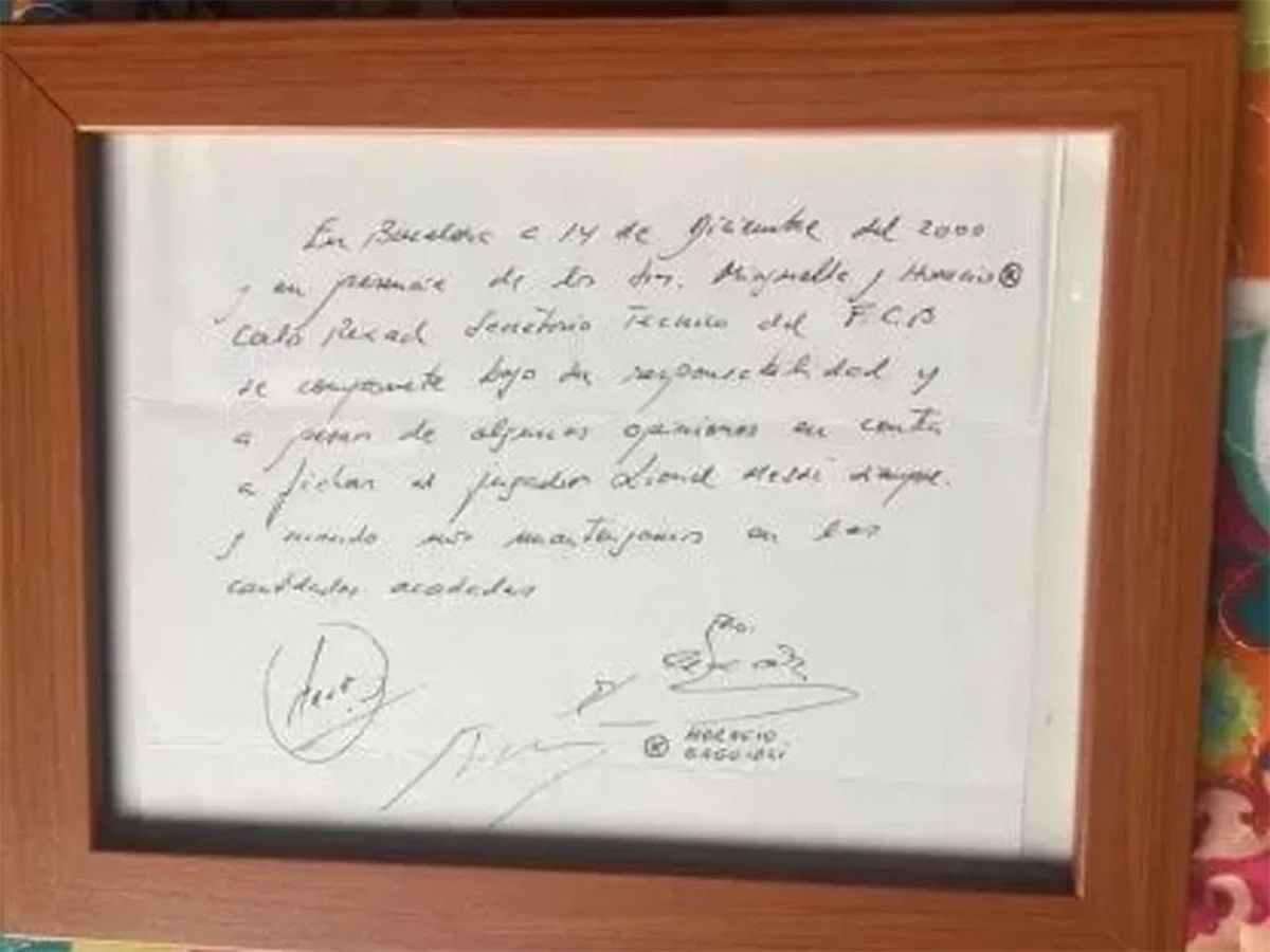 La servilleta donde se firmó el primer contrato de Lionel Messi. La servilleta donde se firmó el primer contrato de Lionel Messi.