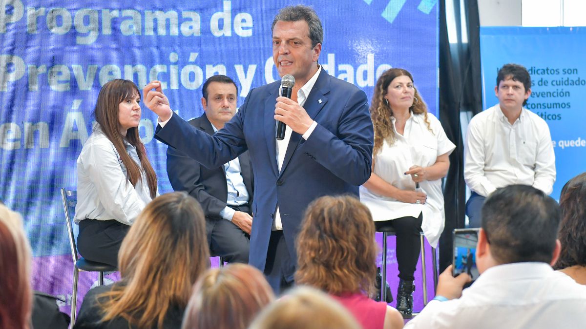 La campaña del ministro comenzó en junio. La campaña del ministro comenzó en junio.