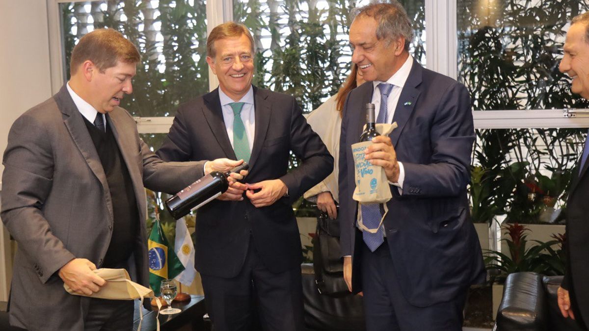 Daniel Scioli y Rodolfo Suarez encabezaron la misión comercial en Brasil que en septiembre pasado buscó no sólo incentivar el intercambio productivo, sino también turístico.