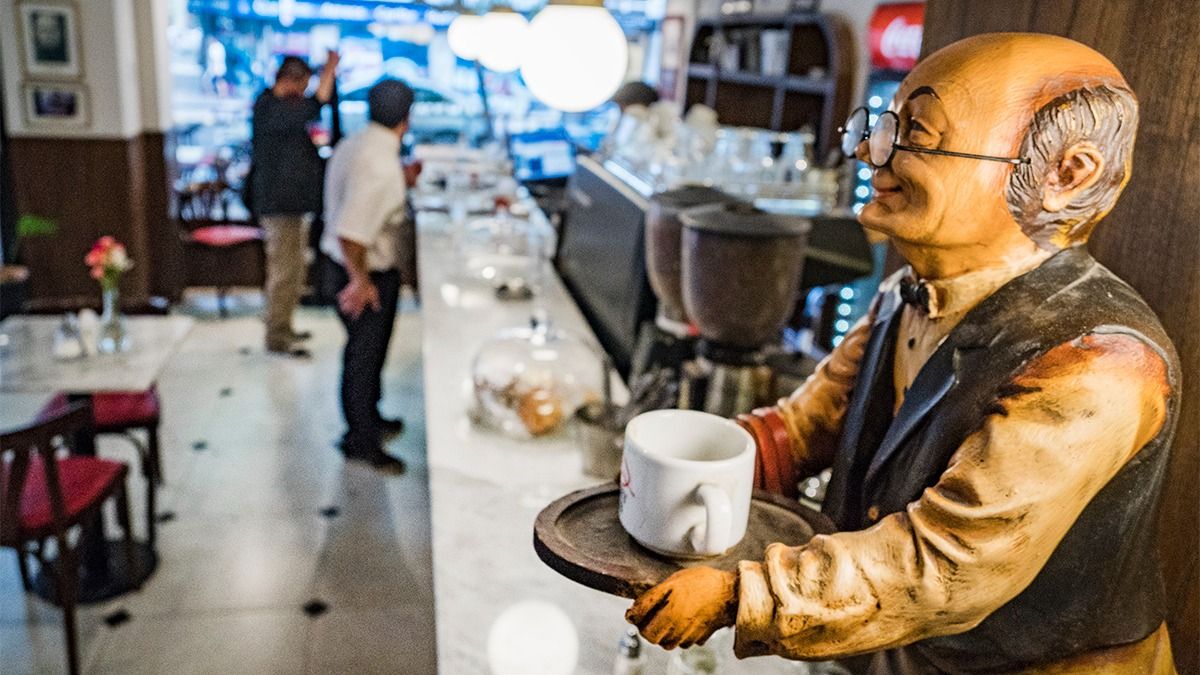 El café Jockey Club fue fundado por Pedro Alonso y el negocio familiar ya va por la cuarta generación.