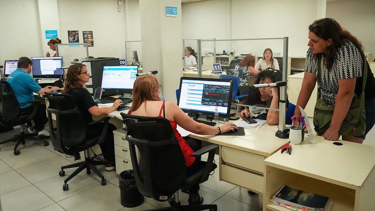 Milei busca reducir el personal en diversas dependencias del Estado. Imagen ilustrativa. Milei busca reducir el personal en diversas dependencias del Estado. Imagen ilustrativa.