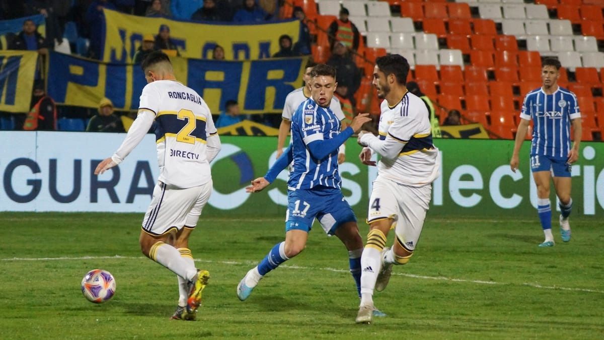 En el último enfrentamiento Godoy Cruz lo goleó 4 a 0 a Boca en el Malvinas Argentinas. En el último enfrentamiento Godoy Cruz lo goleó 4 a 0 a Boca en el Malvinas Argentinas.