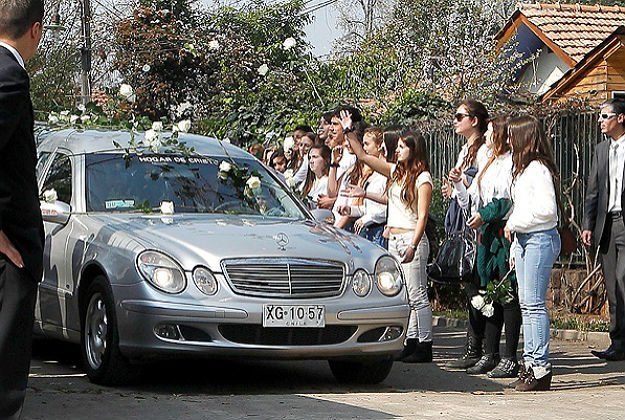 Un dolor sin palabras, en el adiós a Blanquita Vicuña