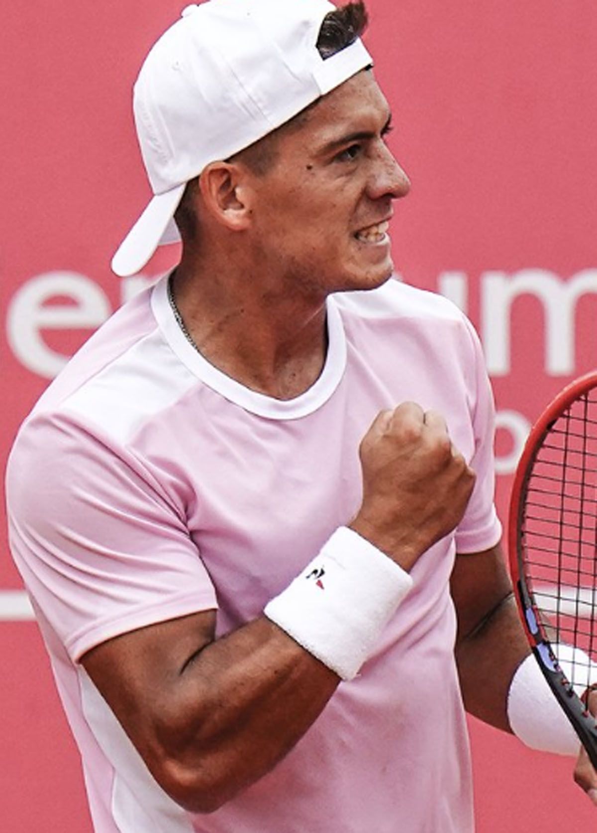 Sebastián Báez sigue en camino en Estoril tras vencer a Pedro Cachín