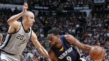 Los Spurs arrasaron a Memphis con una correcta labor de Ginóbili