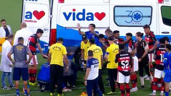 Conmoción en el Maracaná: sufrió una convulsión en pleno partido y el fútbol de Brasil se une en oración