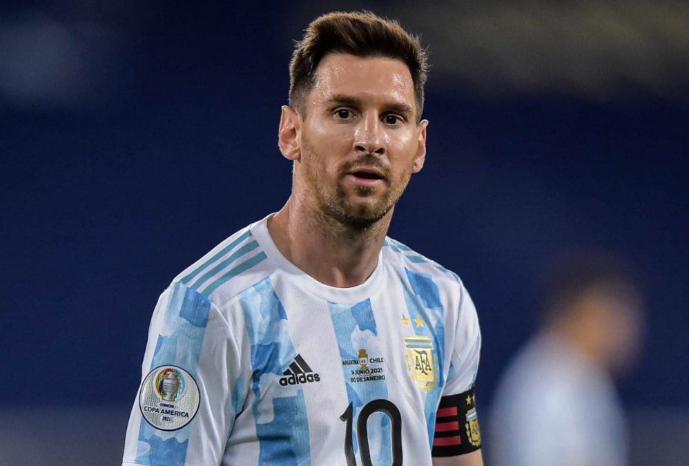 Lionel Messi debe tomar una dif&iacute;cil decisi&oacute;n respecto de la Selecci&oacute;n Argentina