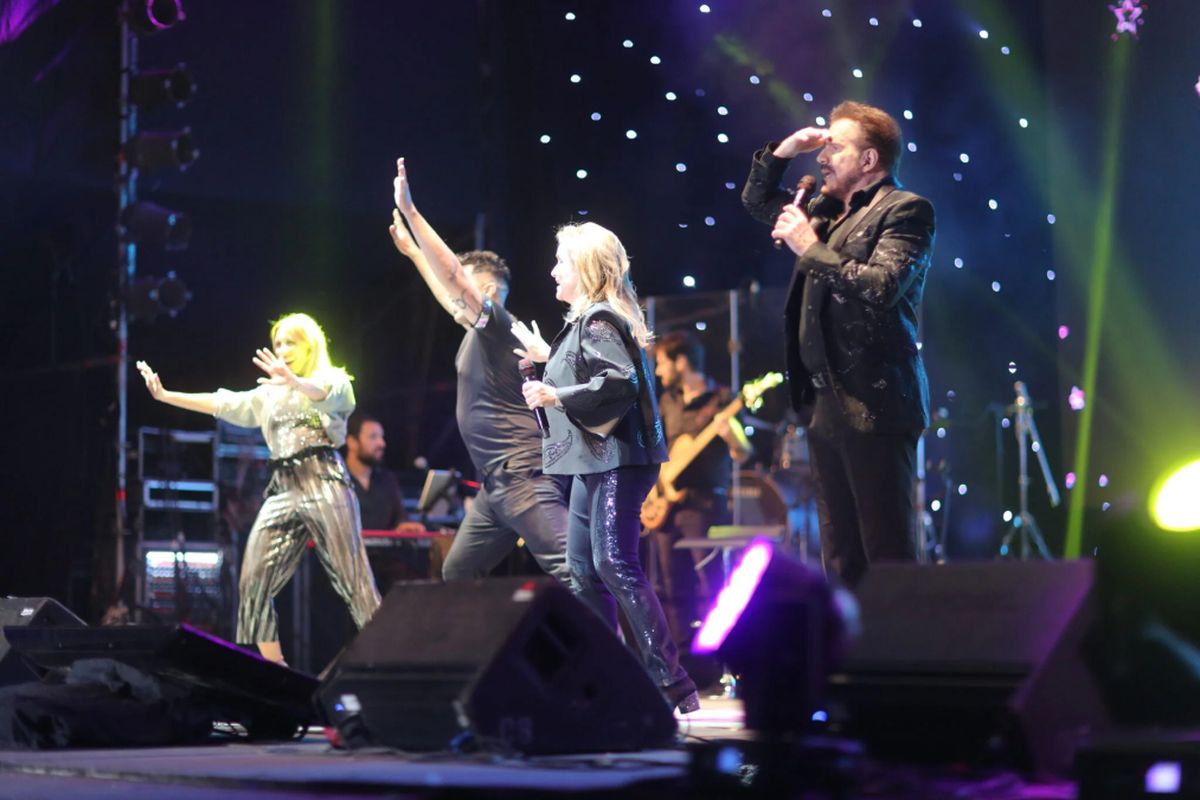 Pimpinela llega con un show de gran despliegue. Pimpinela llega con un show de gran despliegue.