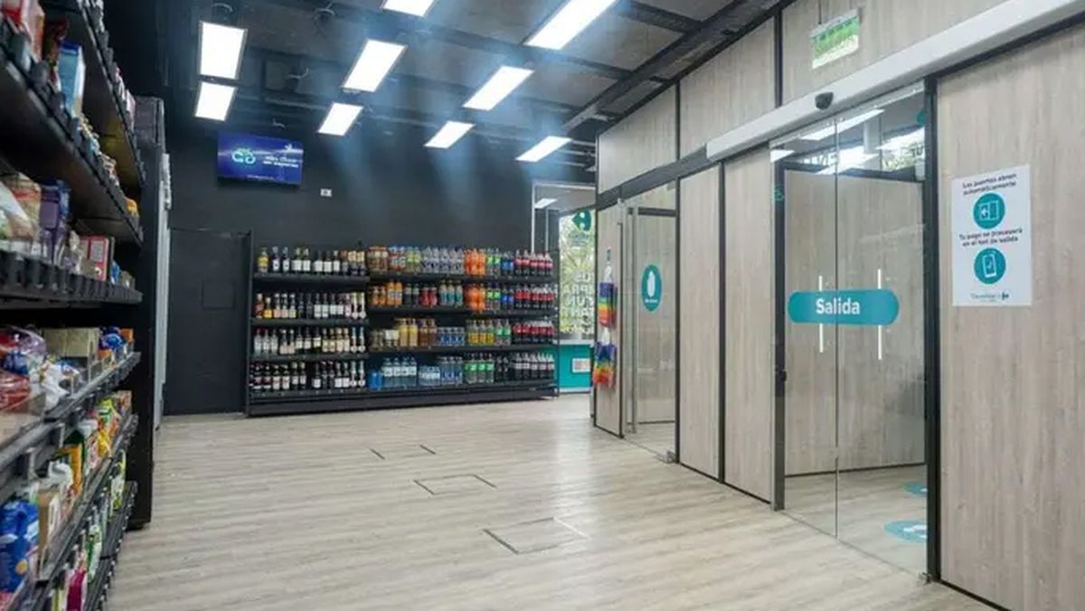 En esta sucursal los clientes pueden comprar sin cajas, cajeros ni escanear sus productos.