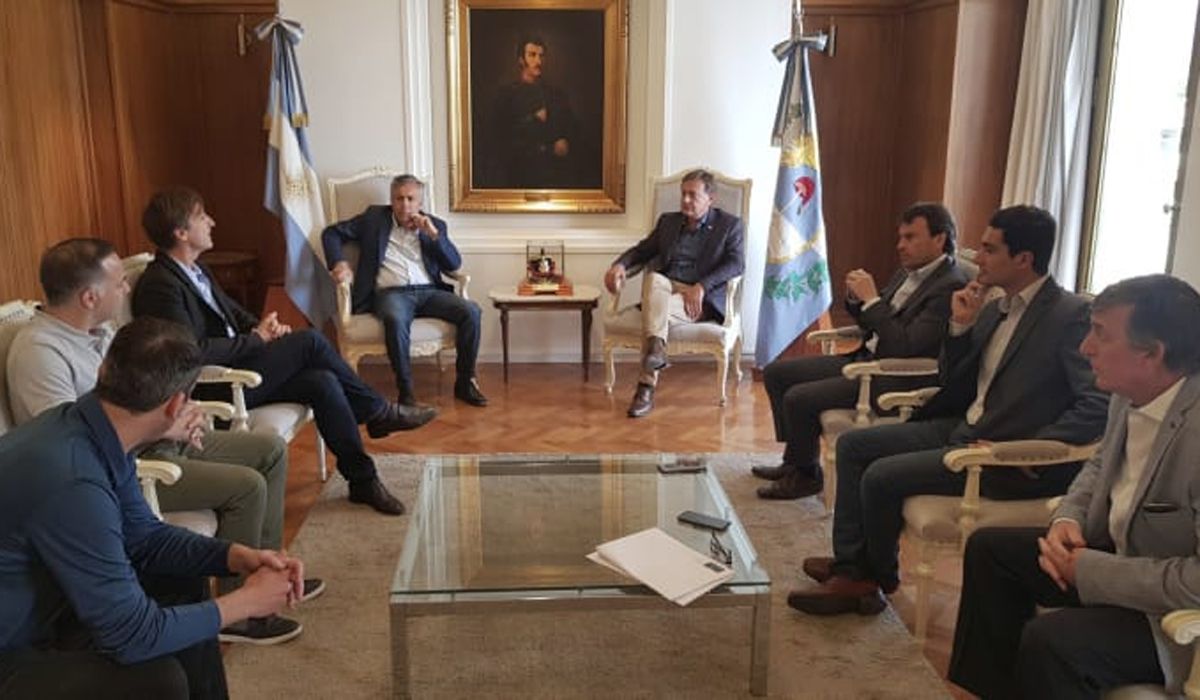 En octubre del 2019, los socios de El Azufre S.A. se reunieron con Alfredo Cornejo y Rodolfo Suarez para presentar el proyecto