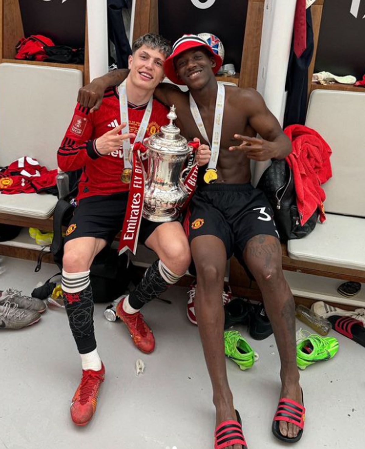 Alejandro Garnacho y Kobbie Mainoo, compañeros en el Manchester United y nominados al Golden Boy. Alejandro Garnacho y Kobbie Mainoo, compañeros en el Manchester United y nominados al Golden Boy.