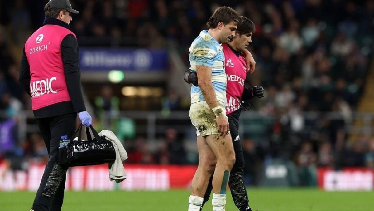 Juan Cruz Mallía tuvo que dejar la cancha en plena levantada de Los Pumas y a poco más de cuatro minutos del final del test contra Inglaterra.