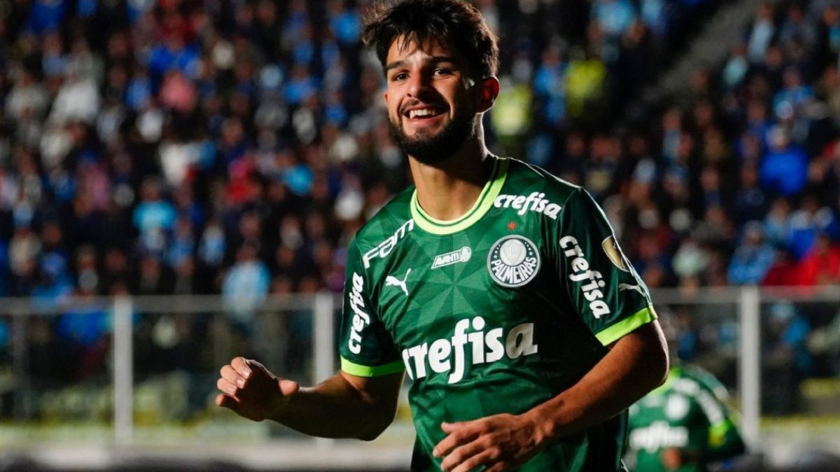 José Manuel López recibió en cancha la noticia de que había sido convocado para la Copa del Mundo 2026.