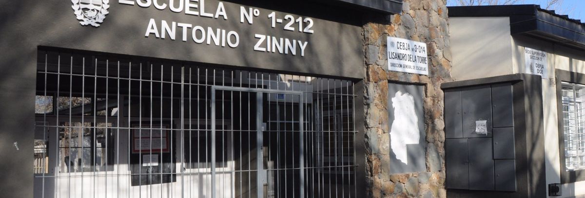 El hecho se produjo en la escuela Antonio Zinny, del departamento de Luján de Cuyo. El hecho se produjo en la escuela Antonio Zinny, del departamento de Luján de Cuyo.