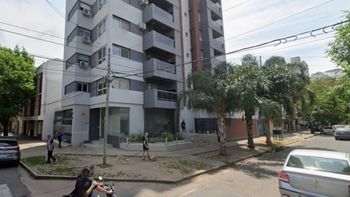 Profunda conmoción: un médico fue encontrado muerto en la calle tras caer desde un edificio Profunda conmoción: un médico fue encontrado muerto en la calle tras caer desde un edificio