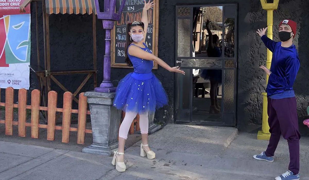 El bono está destinado a: artistas, trabajadores y trabajadoras de la cultura