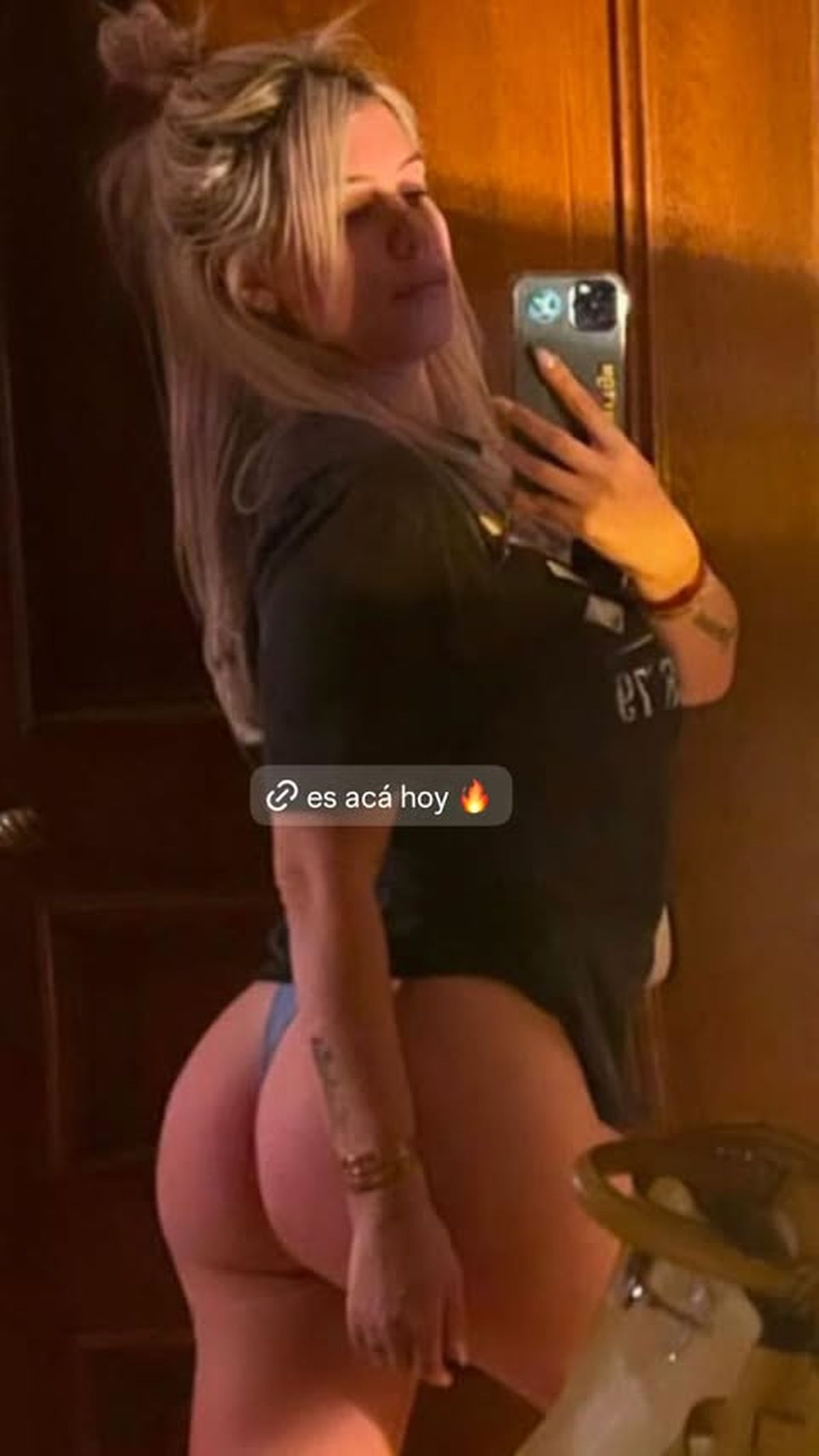 Wanda Nara subio foto en colaless. Wanda Nara subio foto en colaless.