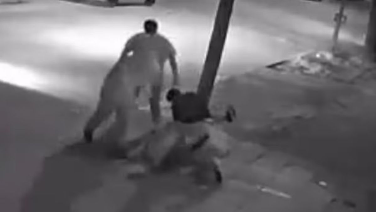 Un joven de 17 años fue golpeado a la salida de un boliche por una patota y piden la captura del hijo de un diputado de La Libertad Avanza Un joven de 17 años fue golpeado a la salida de un boliche por una patota y piden la captura del hijo de un diputado de La Libertad Avanza