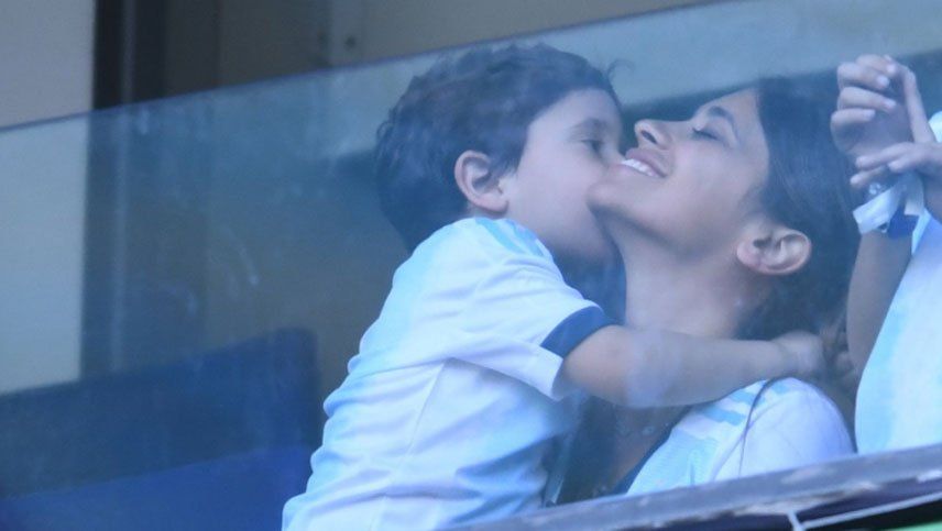 Mateo Messi enloqueció a todos en la tribuna
