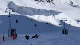 Socorristas debieron rescatar a dos esquiadores luego de la avalancha en Las Leñas