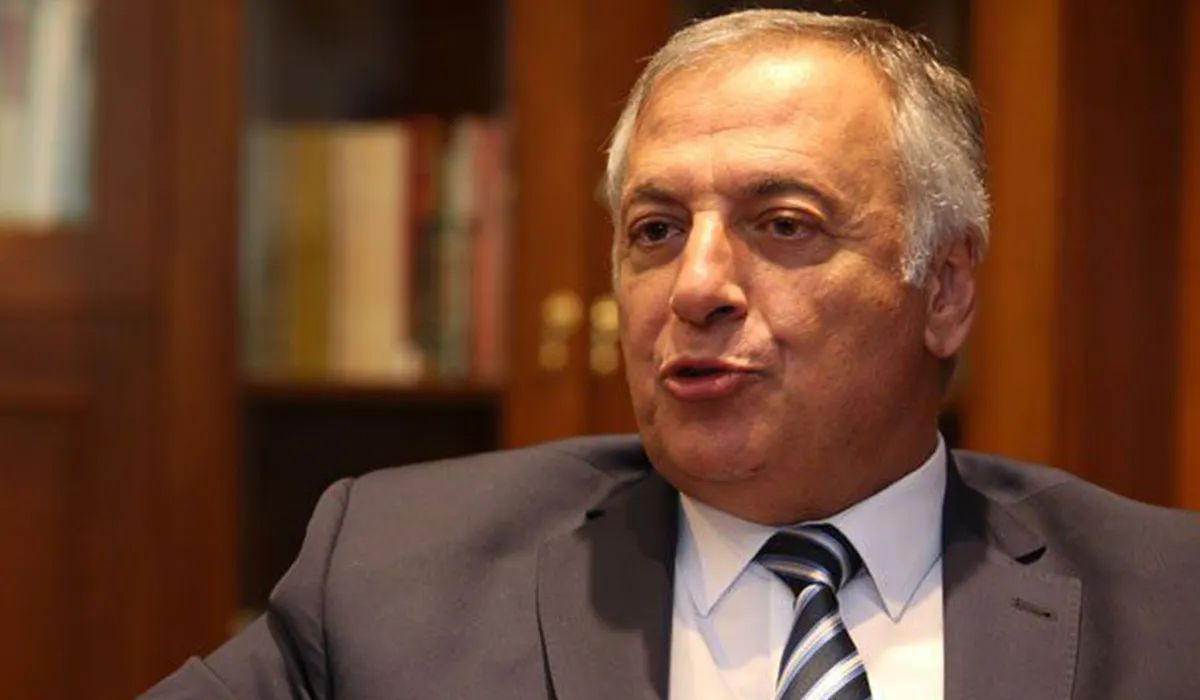 Alejandro Gullé. Alejandro Gullé.