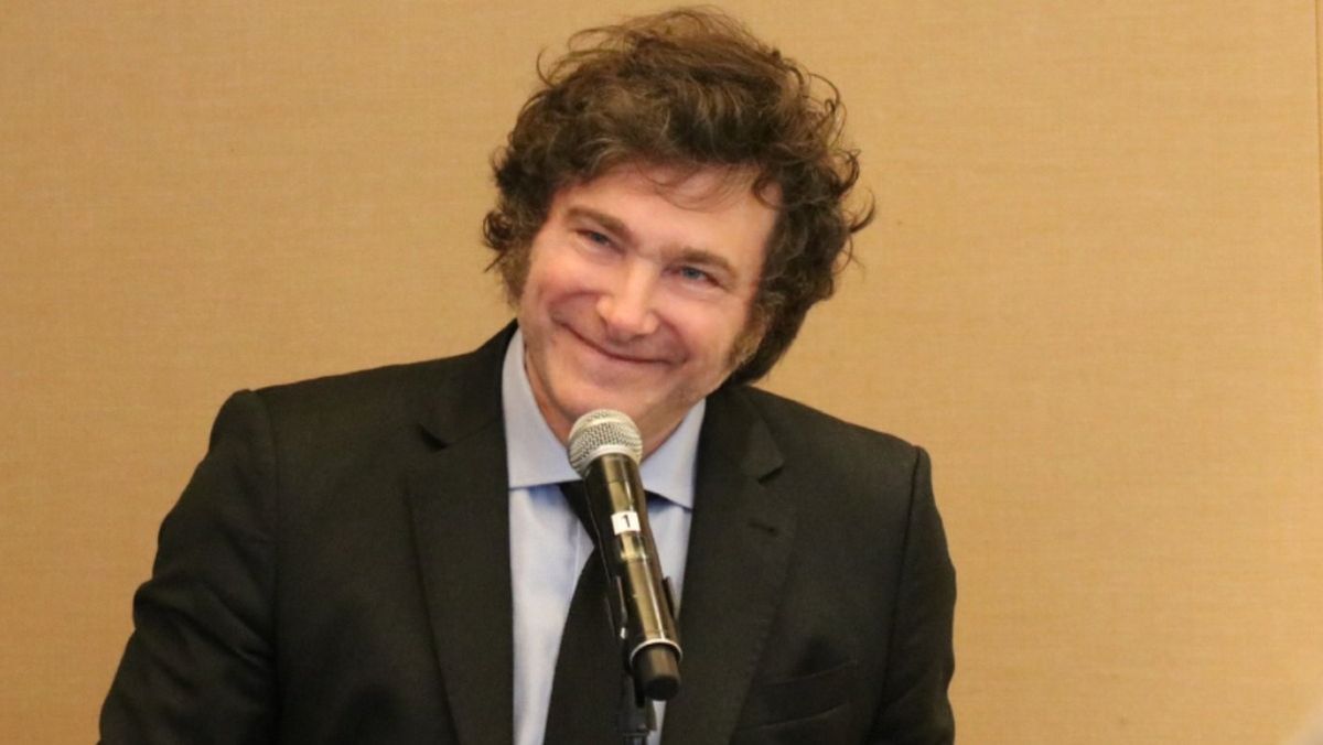 Tras la aprobación de la Ley Bases Javier Milei afirmó que: Se viene el cambio de régimen monetario.